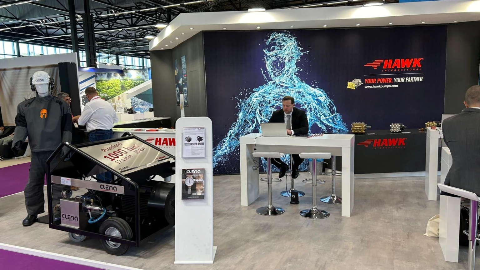 Clena Interclean: Hawk Messestand
